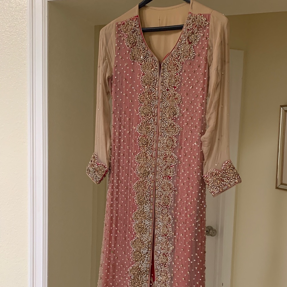Pakistani wedding dress/lehnga